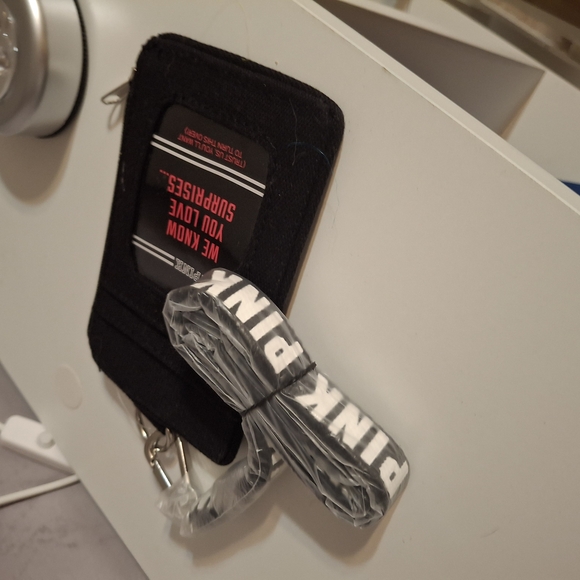 PINK Victoria's Secret Black and White Key & Card Holder - Picture 3 of 3